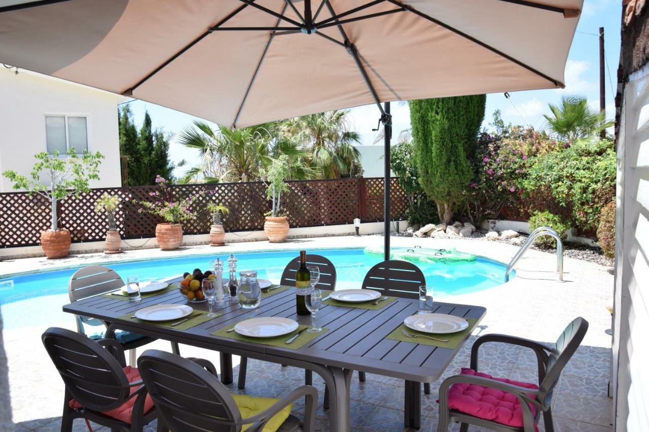 Villa Alicia With Priv Pool, Beautiful Garden And Shady Veranda- 5 Min To The Beach Péja Eksteriør bilde