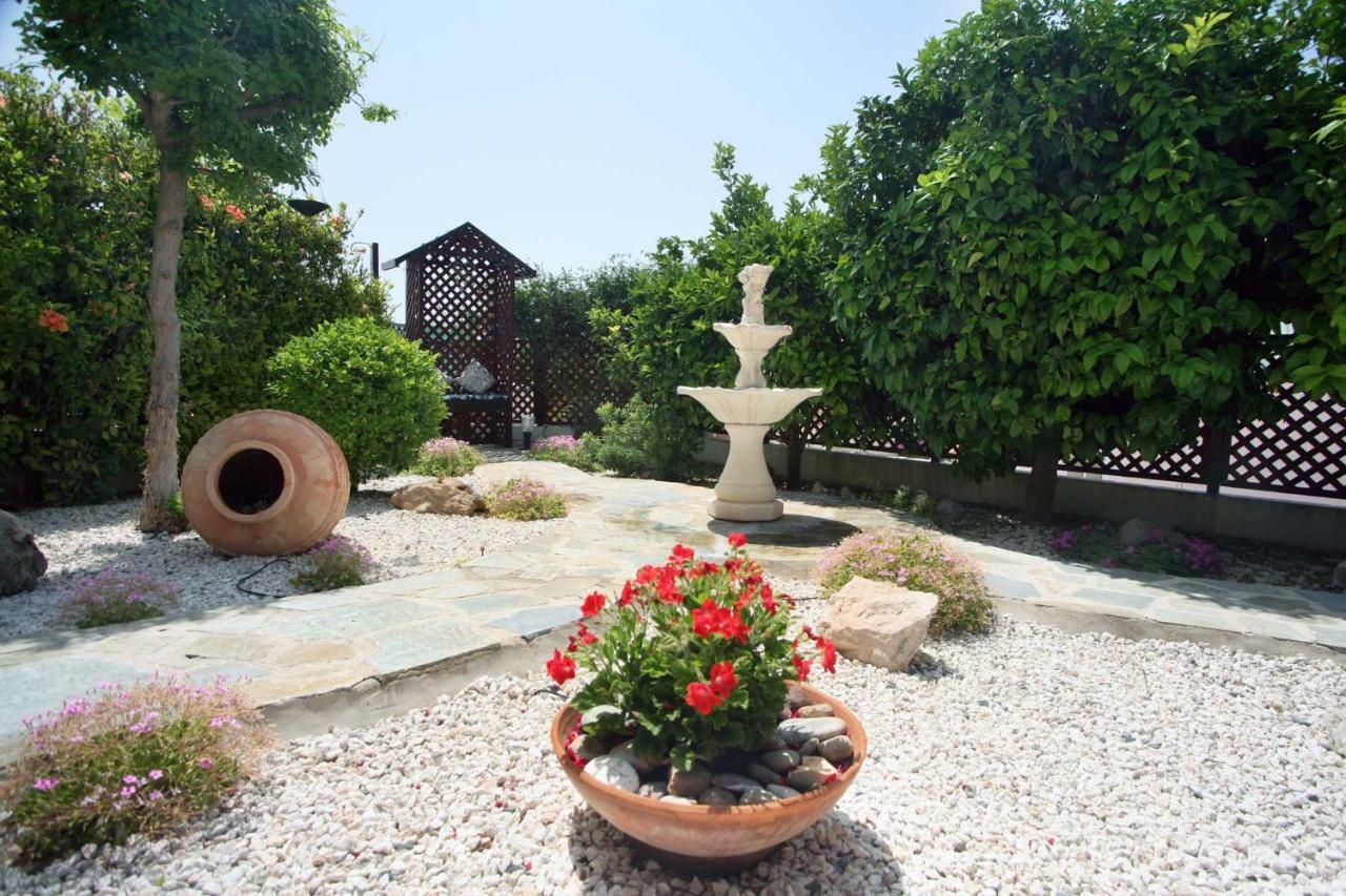 Villa Alicia With Priv Pool, Beautiful Garden And Shady Veranda- 5 Min To The Beach Péja Eksteriør bilde